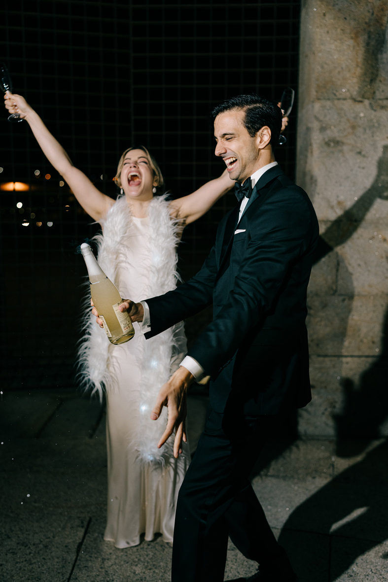 Casal fotografado pela Profoto Studios numa celebração